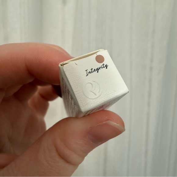 NIB🎉 Rare Beauty All of the Above Weightless Eyeshadow Stick in Integrity - Picture 5 of 8